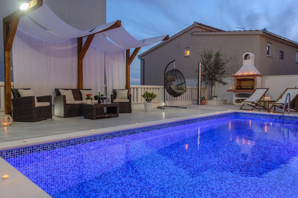 Apartments Villa Atlantis Trogir Extérieur photo