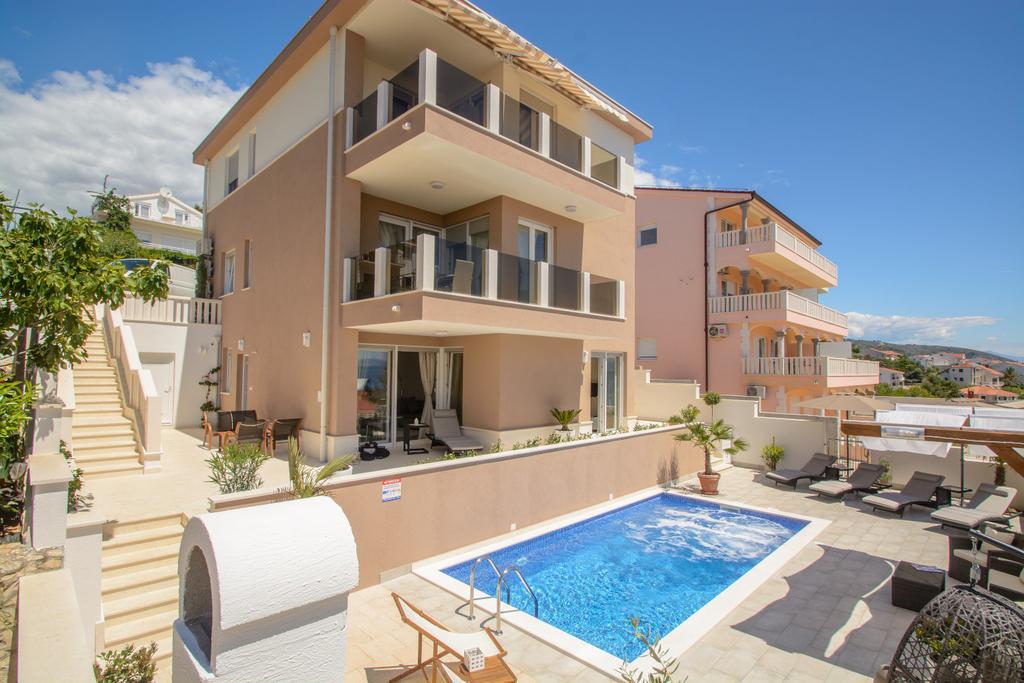 Apartments Villa Atlantis Trogir Extérieur photo