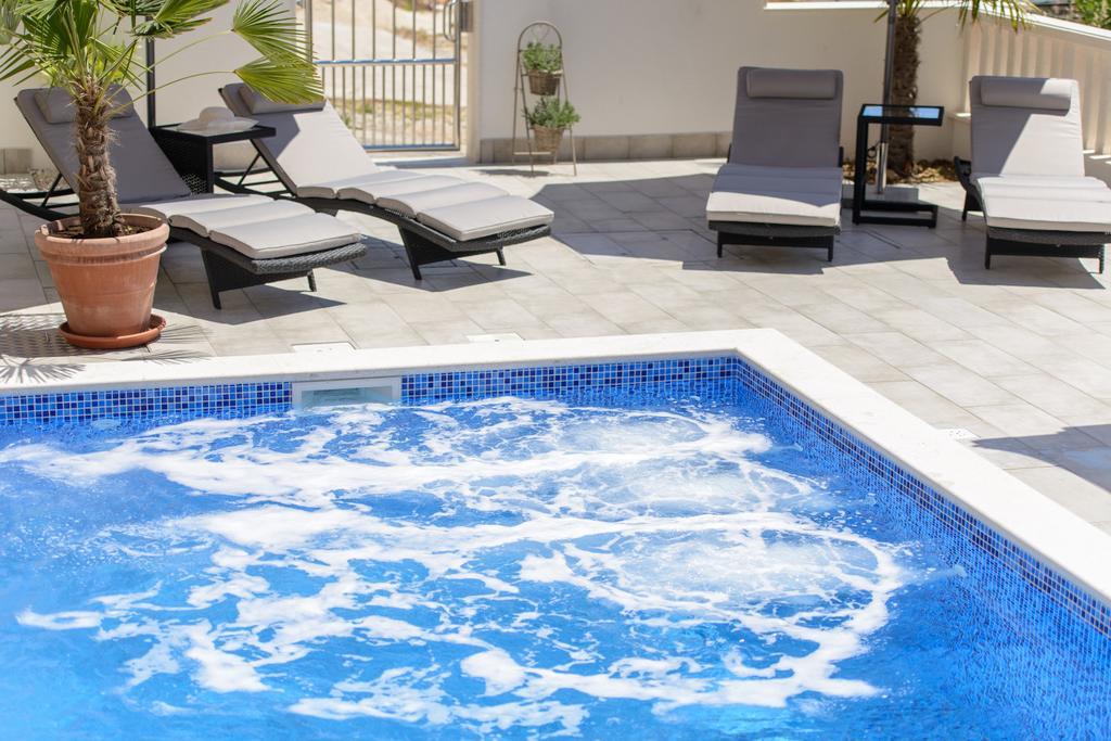 Apartments Villa Atlantis Trogir Extérieur photo