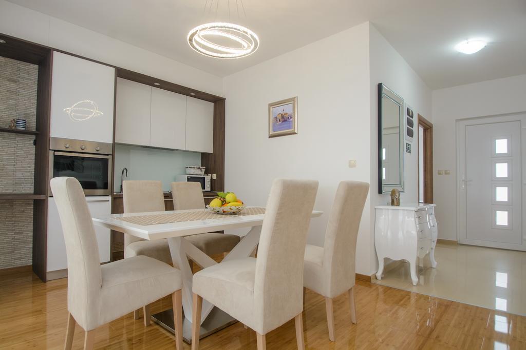 Apartments Villa Atlantis Trogir Extérieur photo