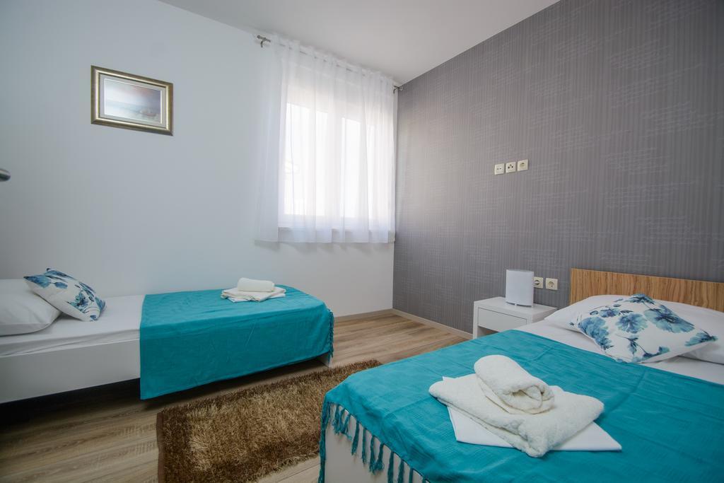 Apartments Villa Atlantis Trogir Extérieur photo