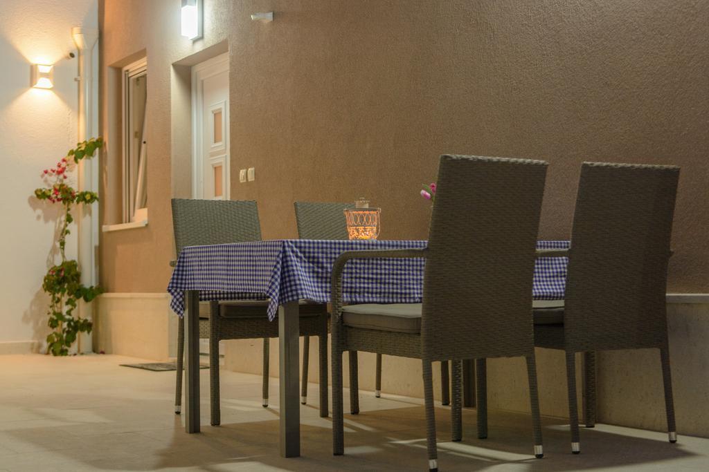 Apartments Villa Atlantis Trogir Extérieur photo